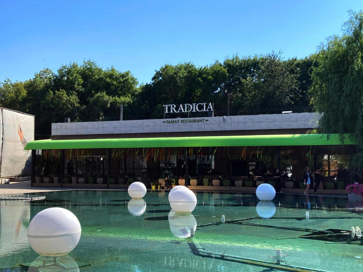 Arcadia Spacious Apartments Odessa Esterno foto